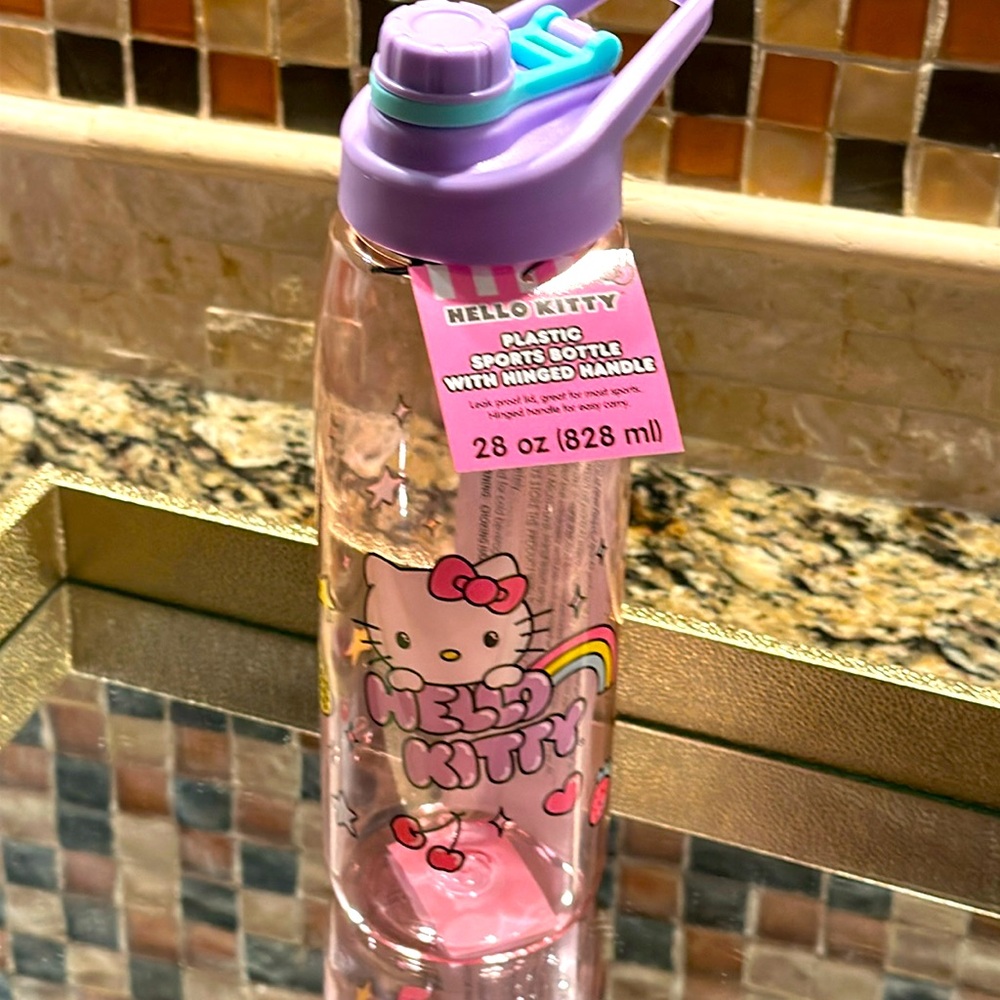 NWT Hello Kitty Sports Bottle w/ hinged handle